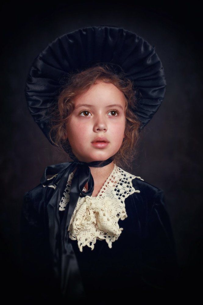 Девочка в капоре