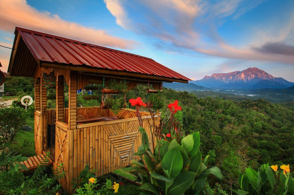 Bamboo Cabin And Majestic Mount Kinabalu
