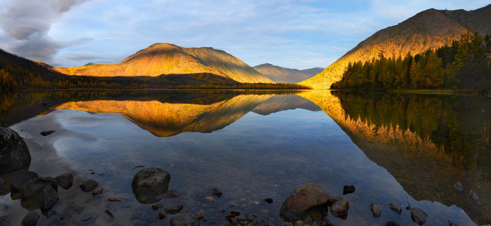 Горное озеро на Байкале