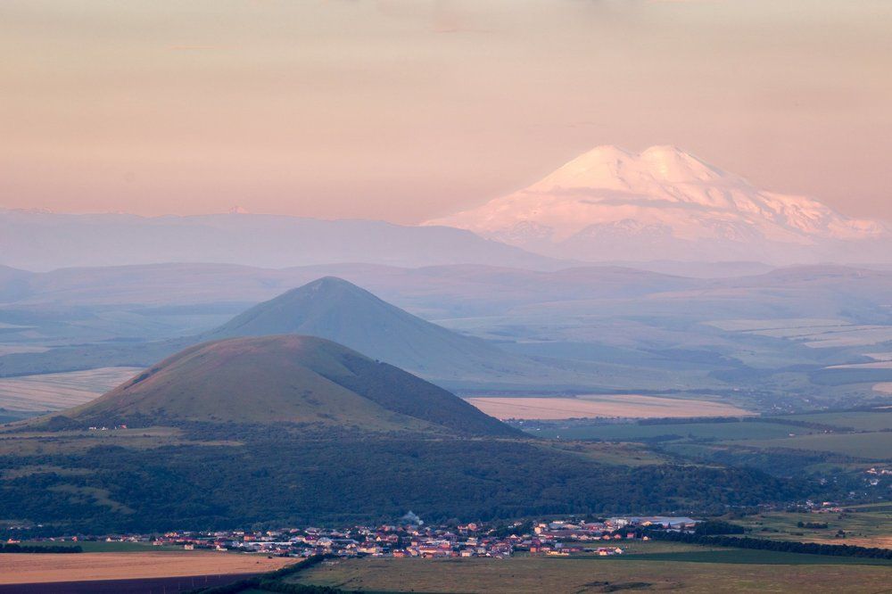 Эльбрус - вид с горы Машук