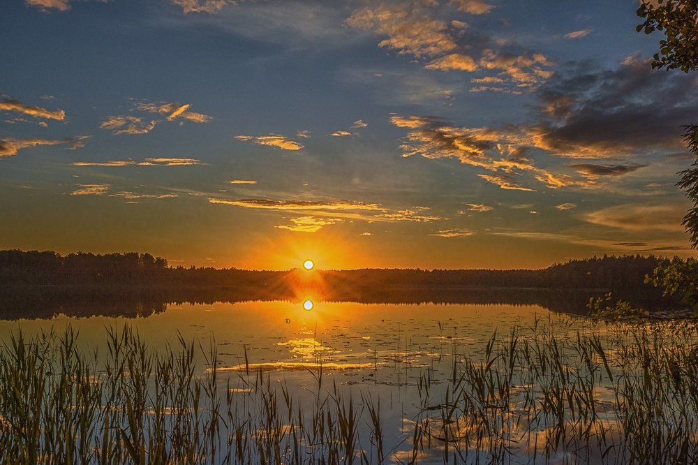 Закат на озере