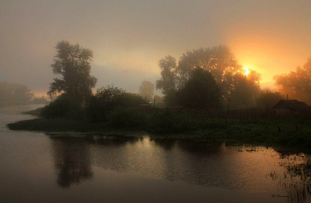 Сказочный, туманный рассвет.