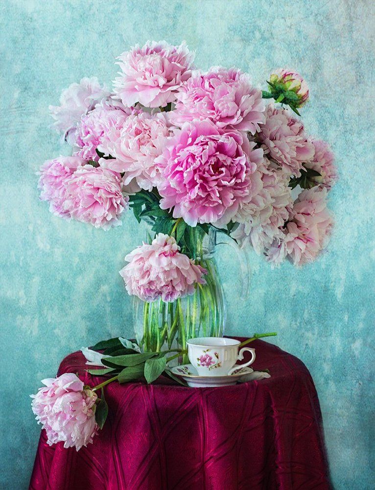 Розовые пионы