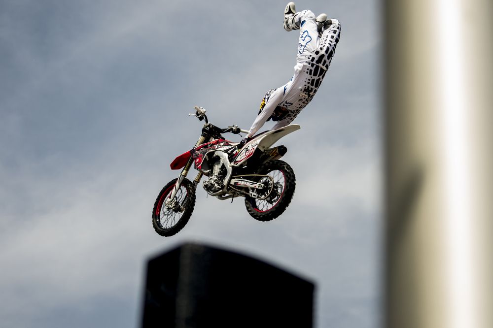 дотянуться до небес