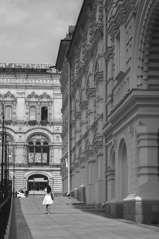 Летящей походкой...