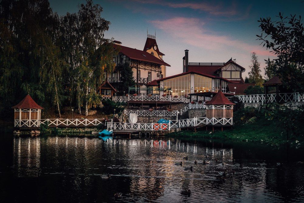 Конюшенный двор