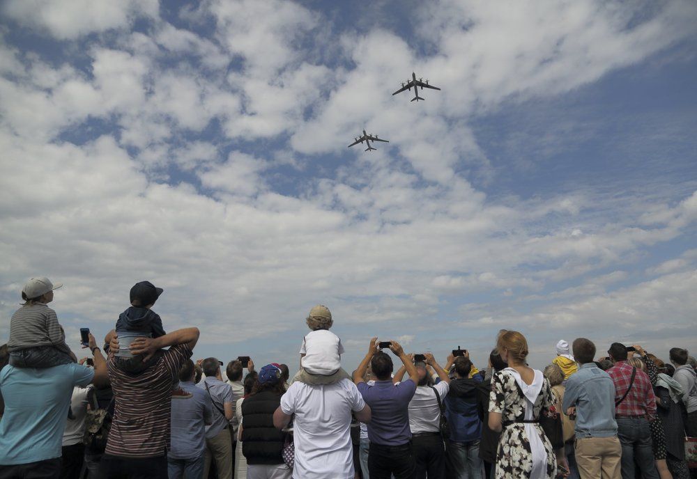 Празднование Дня ВМФ в Санкт-Петербурге.