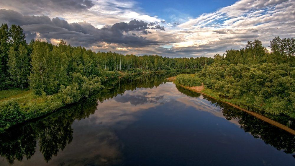 Закат на реке Суйга