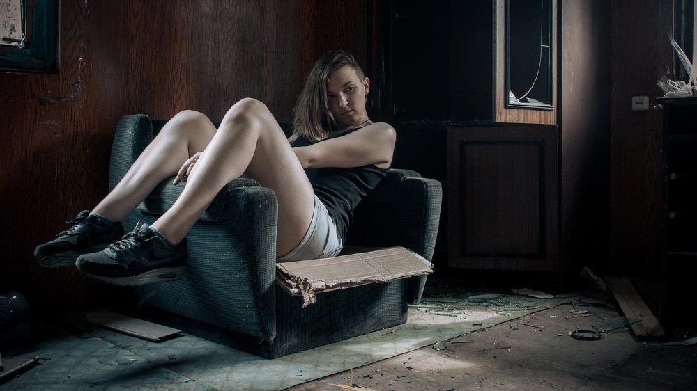 Одна в доме