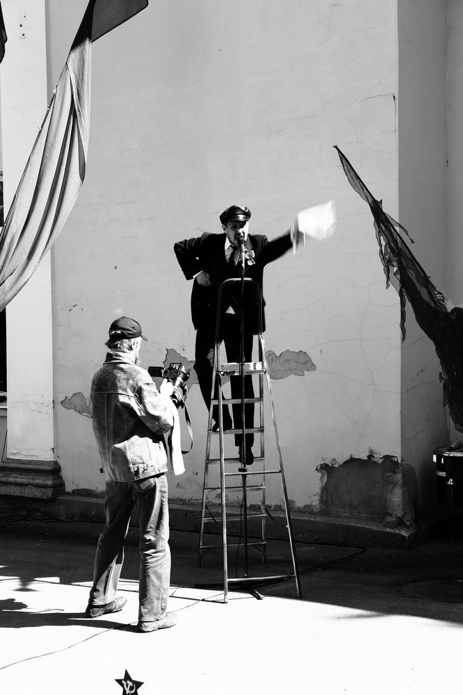 Тихо! Идёт съёмка.