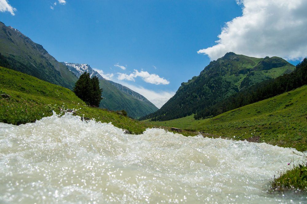 Горная река после дождя