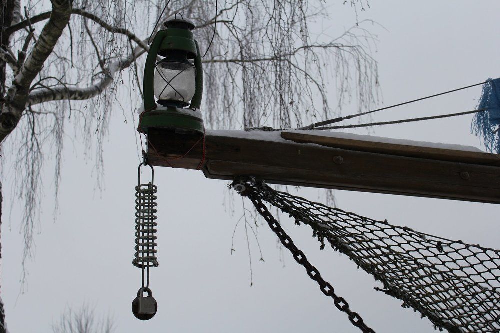 Фонарь летучая мышь.