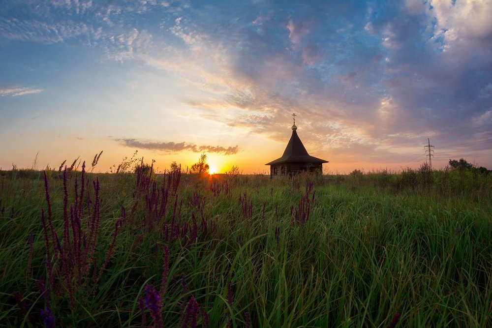 Рассвет у часовни