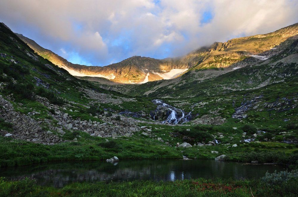 Ранее утро в горах