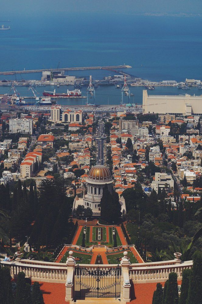 Перспектива Бахайских Садов.