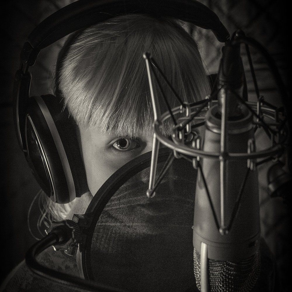 Первые пробы в студии.