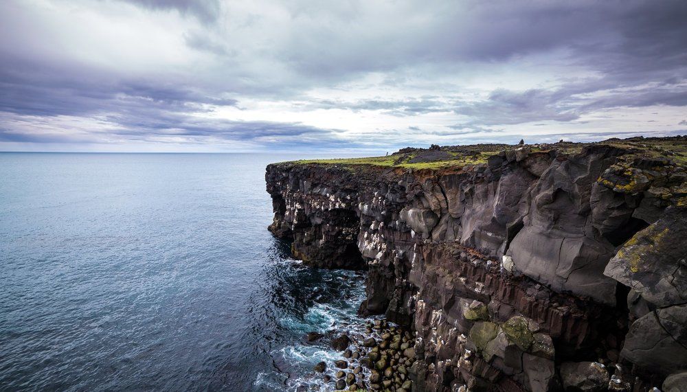 Скалистый берег