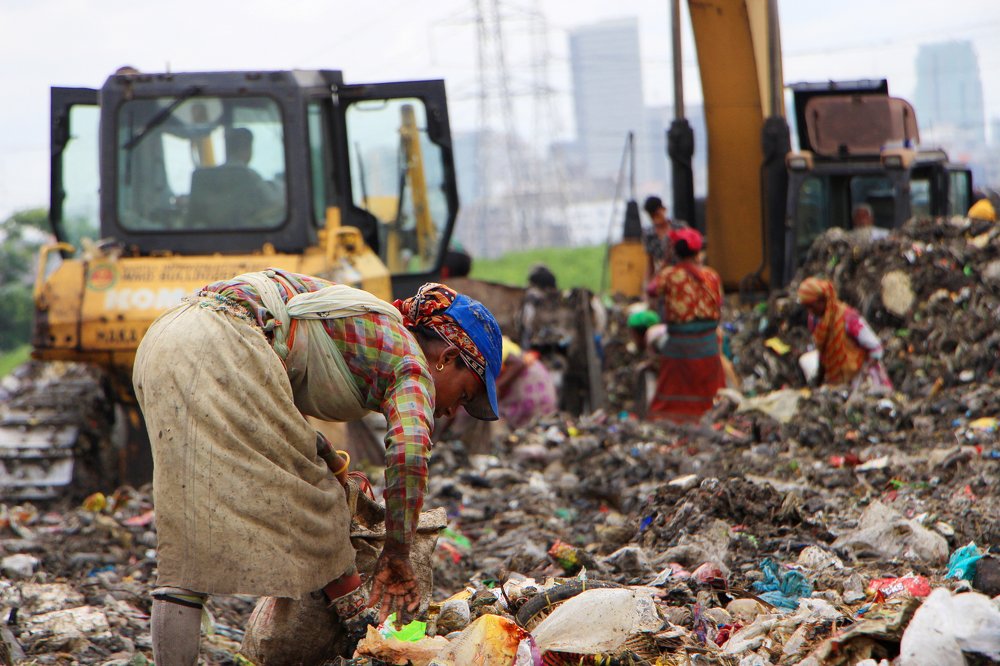 Women straggle life .