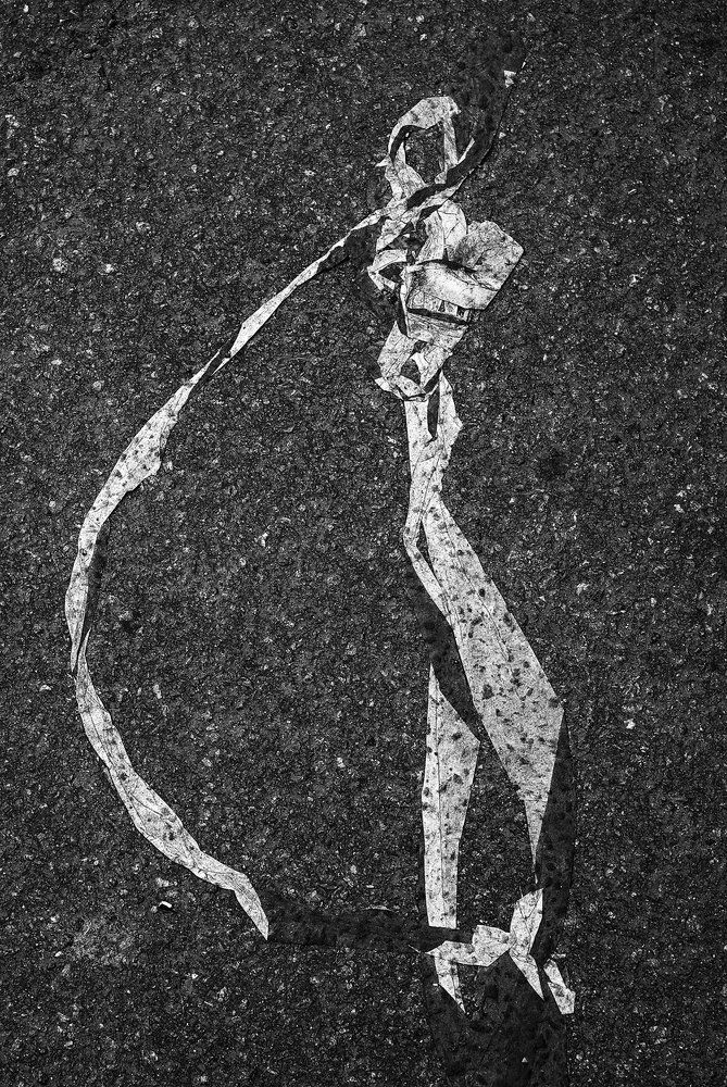 "Женщина с сумочкой и шарфиком"