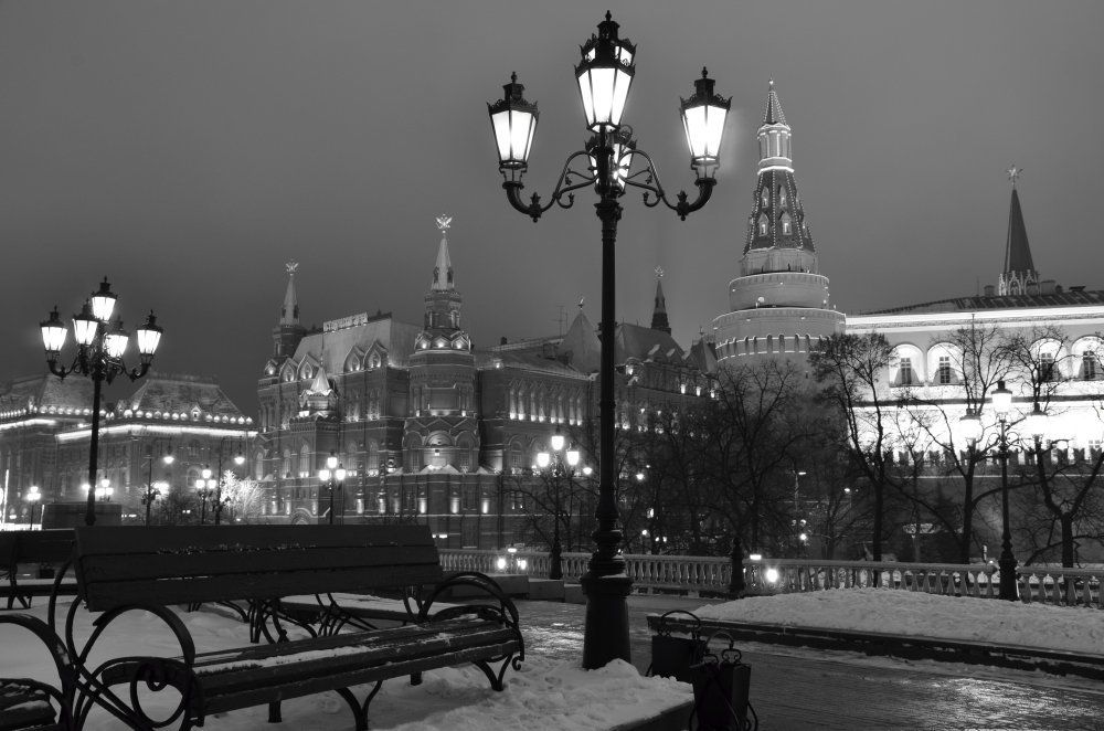 Ночь. Улица. Фонарь......