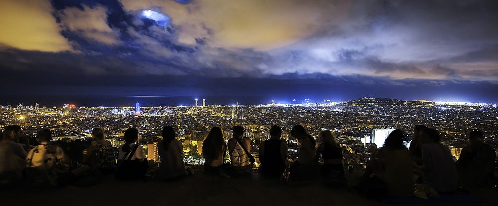 Ночная Барселона