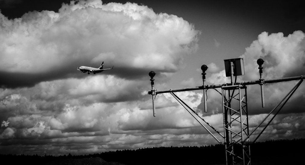 Самолет заходит на посадку