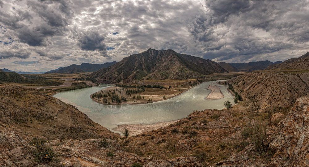 Чуй-Оозы- слияние Чуи и Катуни. Предгрозовая
