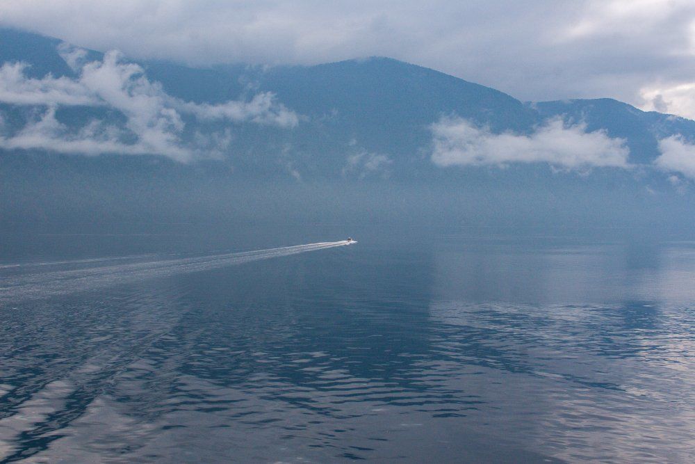 Утро на Телецком озере