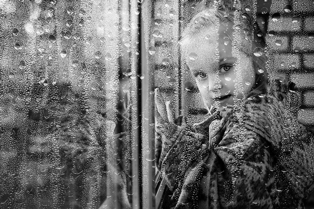 А за окном дождь...