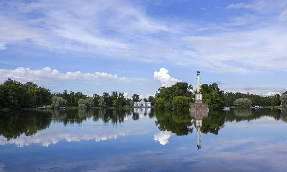 Чесменская колонна в Екатерининском парке