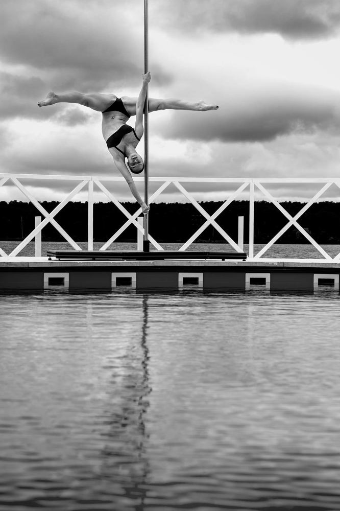 Танец на пилоне