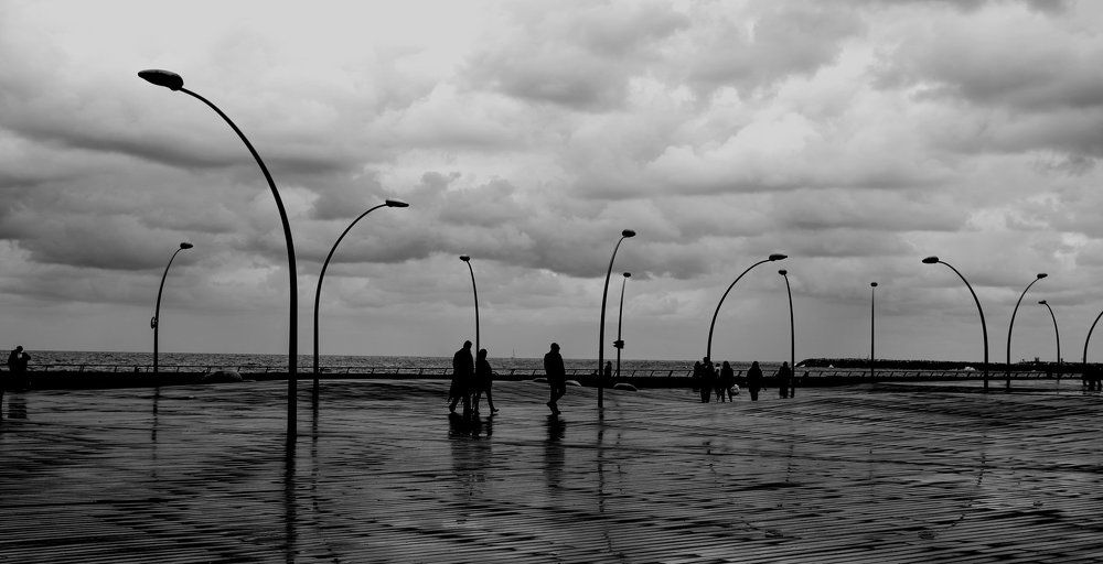 люди и фонари....