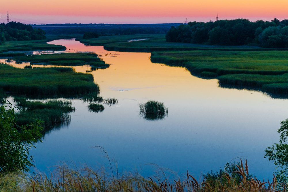 Закат над рекой (Sunset over the river)