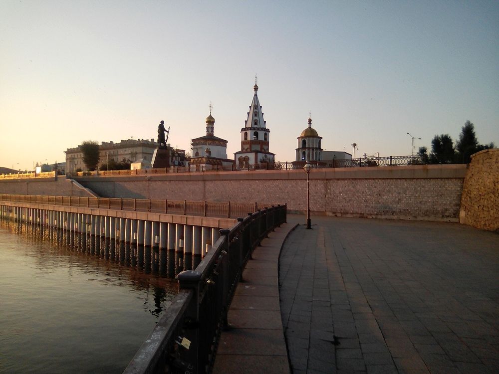 Иркутск на заре.