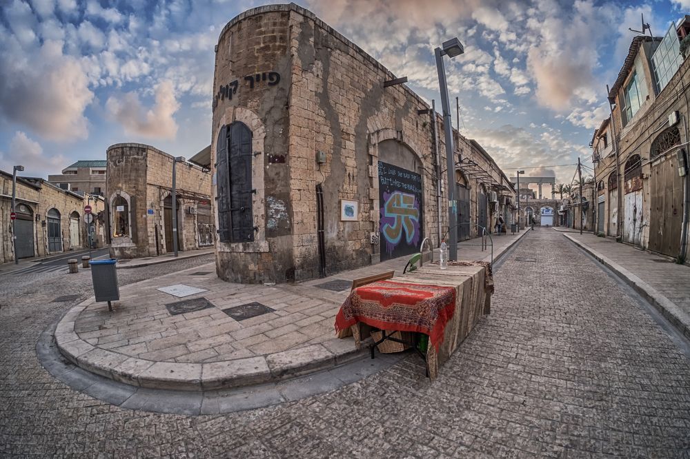 Рыбий взгляд на старый город.