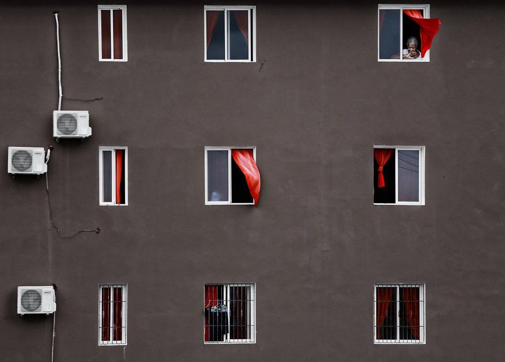 Про красные занавески