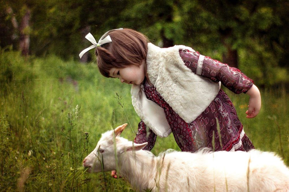 Девочка с козочкой