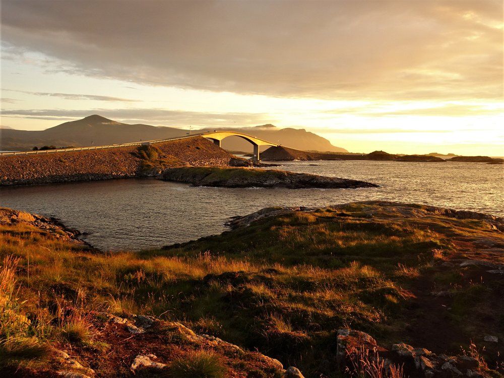 Атлантическая дорога на закате