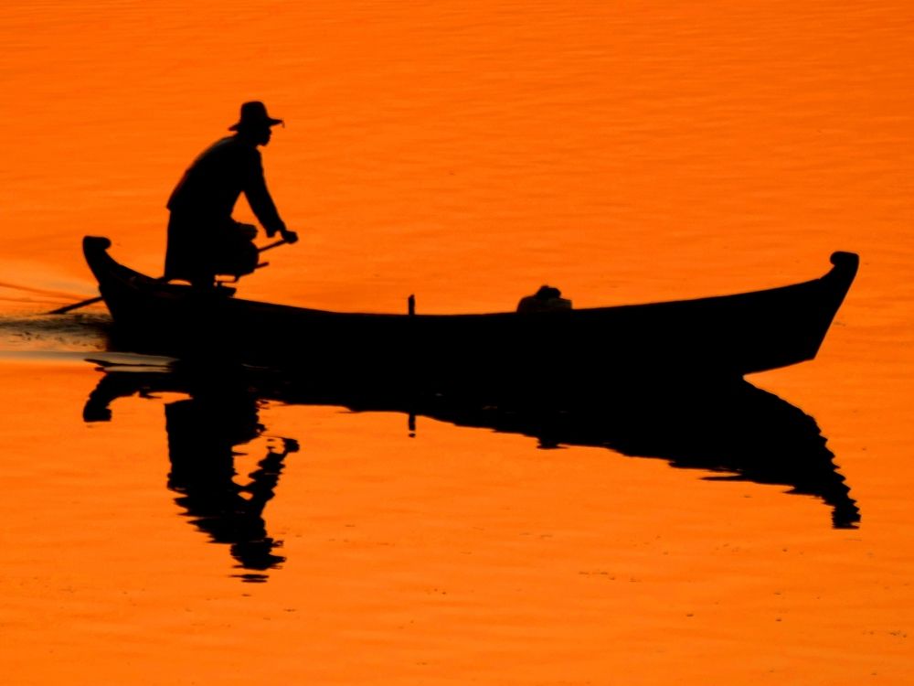 Crossing the mighty Ayeyarwaddy River