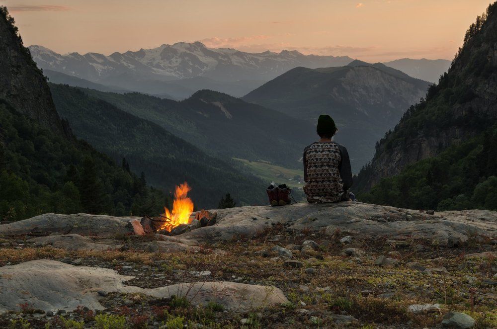 Где то глубоко в ущелье