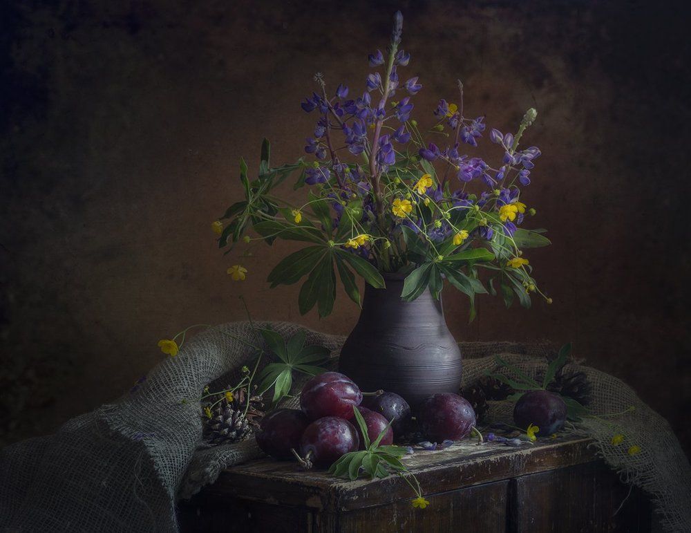 Натюрморт со сливами