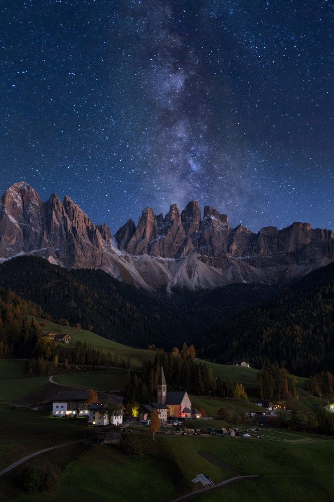 Milky way over Val De Funes