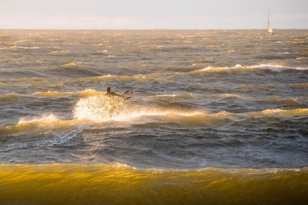 Янтарное море.