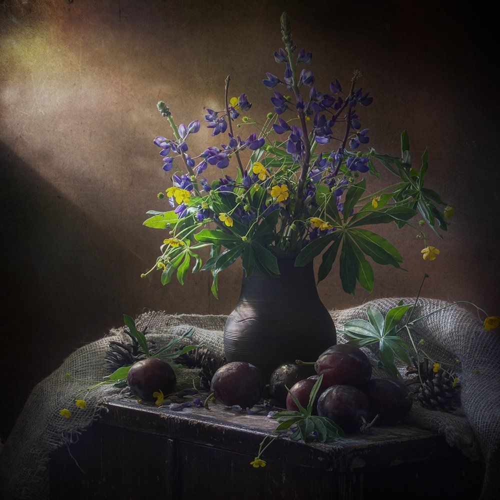 Натюрморт со сливами