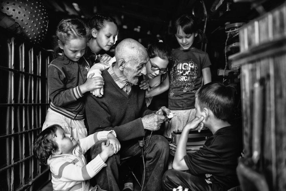 Связь поколений