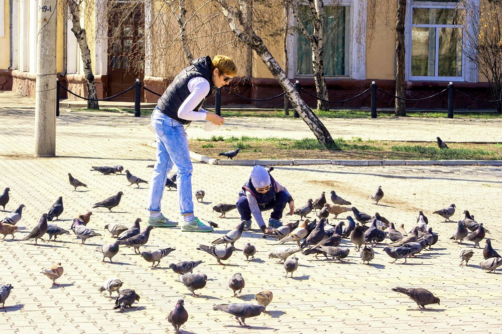 На прогулке с мамой