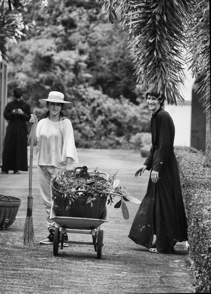 Уборка,  монастырь