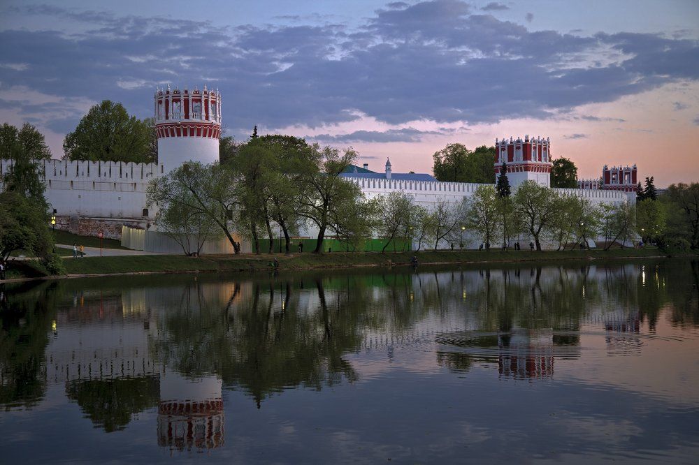 Гладь воды.