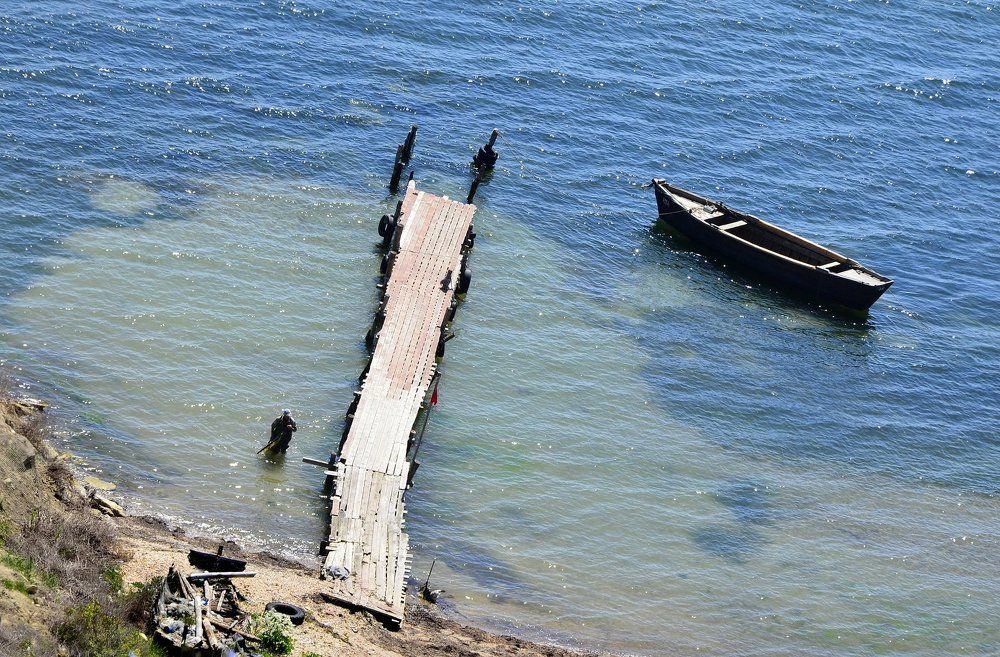 Одинокий рыбак.