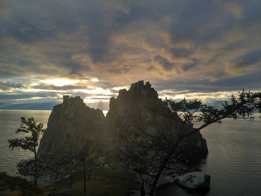 Закат. скала Шаманка.
